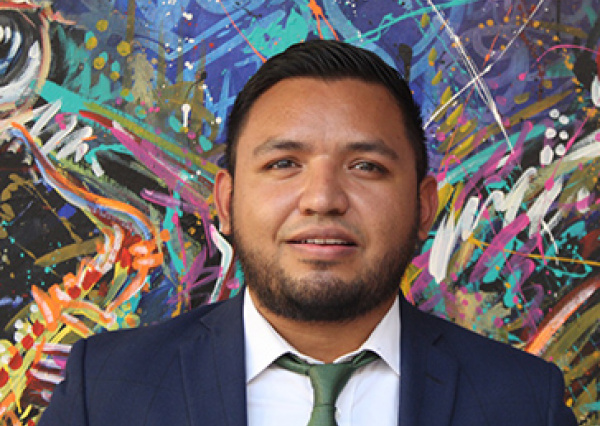 Egresado UG colabora en proyecto para desarrollar prótesis infantiles a bajo costo