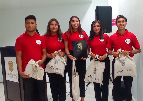 Estudiantes UG generan proyectos para exportar productos guanajuatenses al mercado asiático y europeo