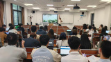 Profesor de la UG lleva experiencia académica en diplomacia corporativa a prestigiada universidad China