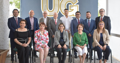 Designan a la Lcda. Refugio Camarena Presidenta del Patronato de la UG