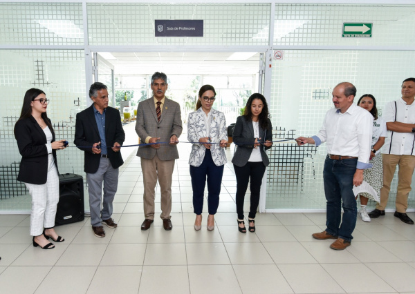 Comunidad de la División de Ciencias Sociales y Humanidades del Campus León estrena espacios universitarios
