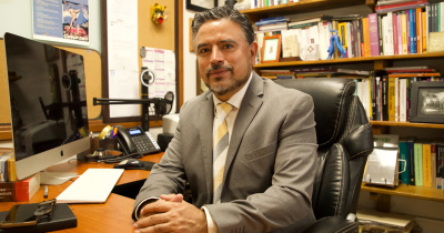 La gente cada vez está más convencida en aceptar soluciones no democráticas para problemas nacionales: investigador UG