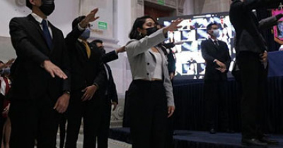 Rinden protesta representantes de la comunidad estudiantil de la UG