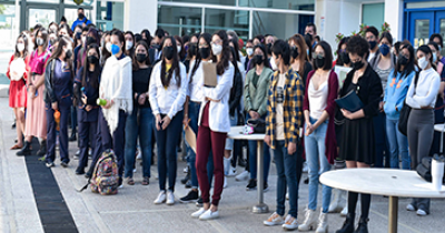 Alumnas de la UG plasman su talento artístico “Movimientos sociales de las mujeres, de las olas al tsunami”  
