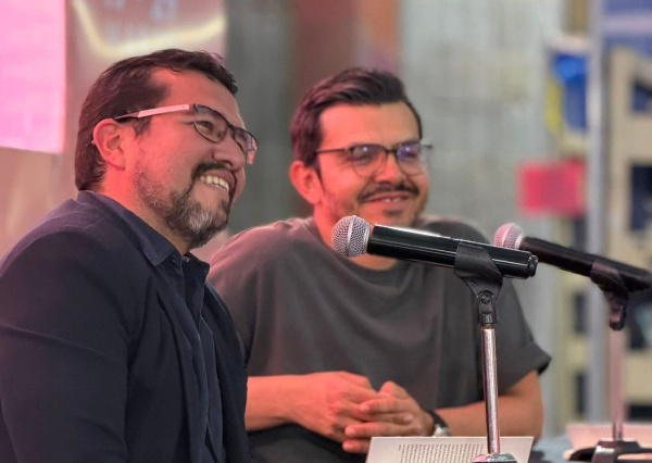 Carlos Ramírez Vuelvas presentó su poemario Música silenciosa de las cosas en la FILUG