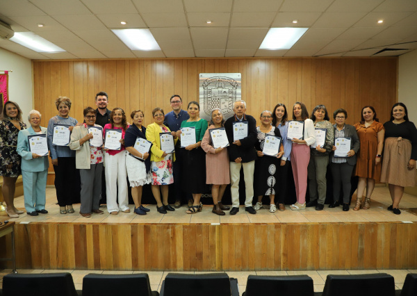 Personas adultas mayores concluyen proyecto de entrenamiento cognitivo en la DCNE