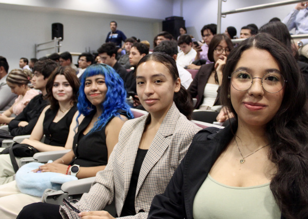 Estudiantes presentan 108 investigaciones en el XII Foro de Becas del Campus Irapuato - Salamanca