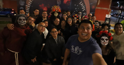 UG: Desfile de catrinas y catrines pinta de tradición las calles de Salamanca 