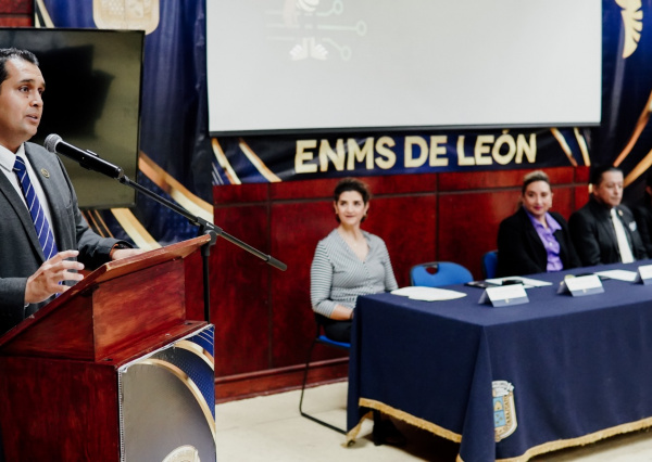La investigación estudiantil reúne a más de 100 jóvenes en la ENMS León