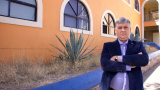 Del cosmos a la ingeniería: la visión multidisciplinaria del Dr. Israel Quiros, académico UG