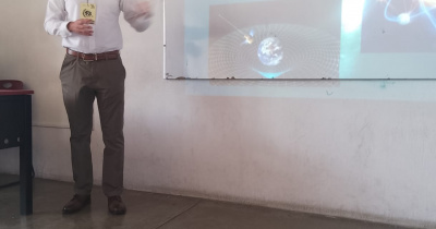 Jóvenes en la ciencia de la UG comparten su experiencia en escuelas de nivel medio superior del estado