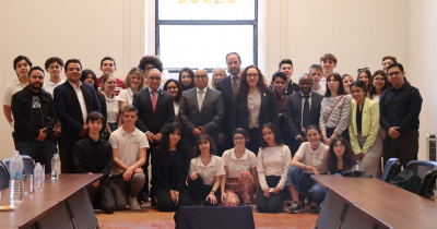 CNMS de la UG recibe a estudiantes del Liceo Saint Joseph de Vendôme