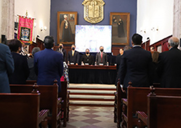 Conmemoran 50 aniversario de egreso de Licenciatura de Abogado y Notario Público de la UG