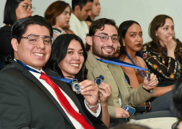 Campus León premia la excelencia de 212 estudiantes de nivel licenciatura y posgrado