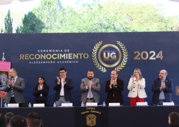 Reconocen a 129 estudiantes con el mejor desempeño académico en el CIS
