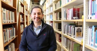 Académico de la UG recibe premio nacional por su trayectoria en investigación farmacológica de plantas medicinales y compuestos bioactivos