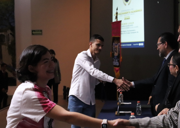 459 estudiantes del Campus Guanajuato UG reciben reconocimiento por obtener el Primer Lugar en Desempeño Académico