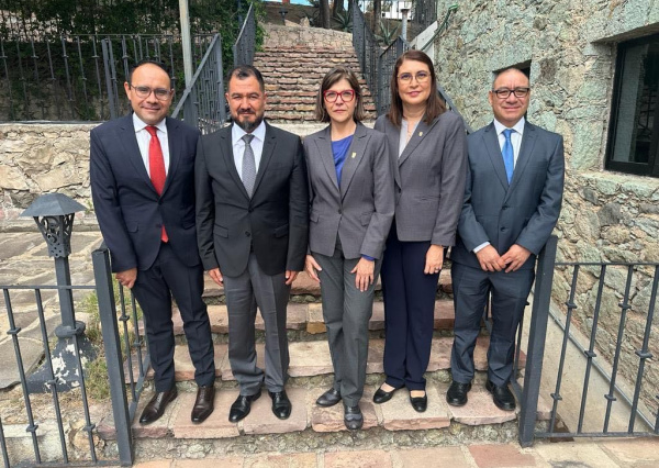 Dra. Claudia Susana Gómez anuncia cambios en el equipo de trabajo de la Rectoría General.