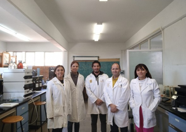 Investigadores UG desarrollan tecnología sostenible para el tratamiento de agua con luz solar