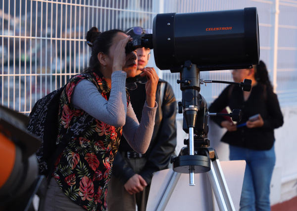 Autoridades universitarias inauguran el XV Curso de Astronomía UG