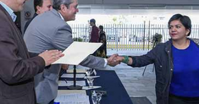 Estudiantes de Universidad de Guanajuato destacan en concurso de cuento, poesía y cómic