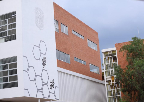 UG beneficia a 2 mil estudiantes y docentes con Torre de Laboratorios en la sede Noria Alta de la DCNE 