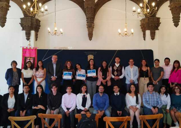 Estudiantes de Nivel Medio Superior realizan 2° Torneo de Debate