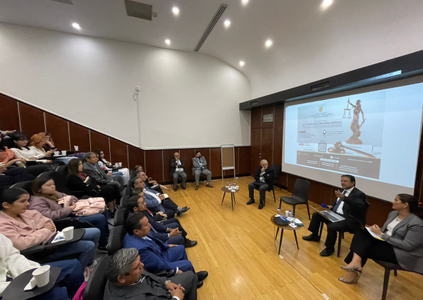 Comunidad universitaria reflexiona sobre la Reforma Judicial desde lo jurídico, lo político y lo administrativo