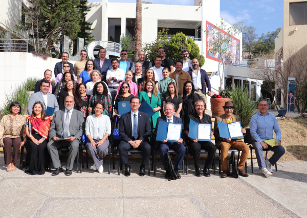 Celebra Licenciatura en Diseño Gráfico de la UG 35 aniversario