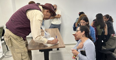 Un encuentro con la tabla periódica: presentación editorial en el Campus León de la UG