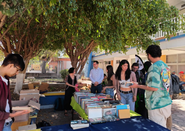 La Unidad de Idiomas del Campus León UG fomenta la lectura bilingüe