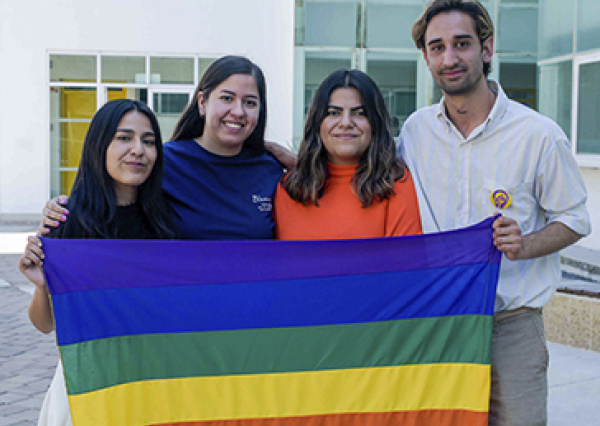 Comparten con estudiantes el alcance y respeto hacia las personas intersexuales