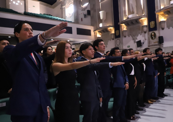 Toman protesta 25 Mesas Directivas de la sociedad estudiantil de la Universidad de Guanajuato