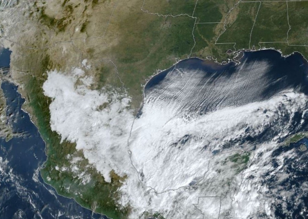 Frente frío y ligeras lluvias marcan el panorama meteorológico