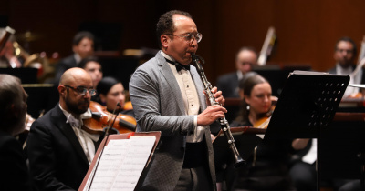 OSUG reflexiona sobre la guerra junto a Ramón Shade