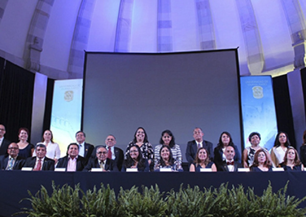  •	Por tercer año consecutivo la ASPAAUG obtiene el Galardón “Guanajuato Premio al Mérito Laboral”