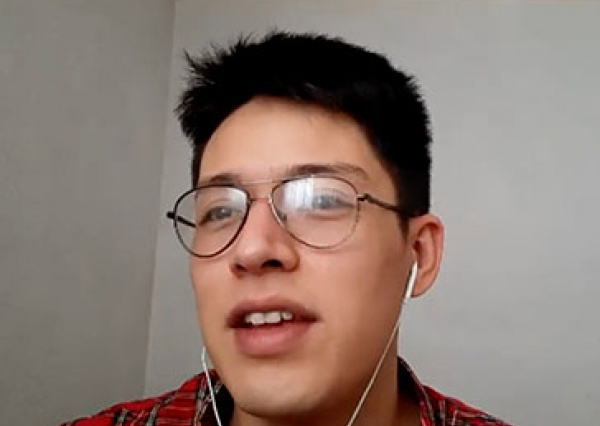 Ángel González Montiel, estudiante UG, autor de la imagen del FIC inspirada en las raíces y la identidad