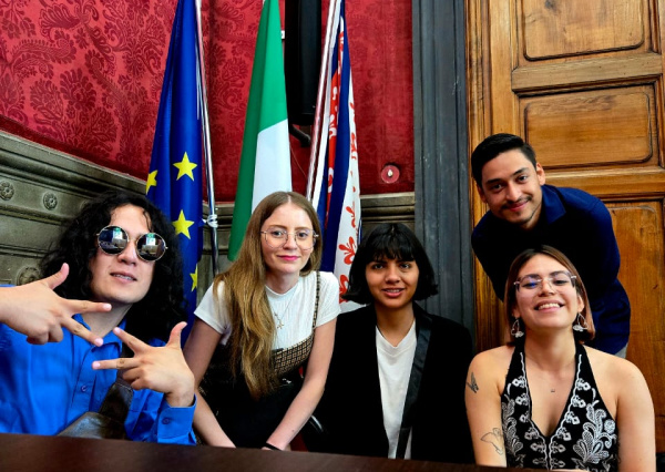 Estudiantes y egresados de Sociología de la UG participan en conferencia internacional sobre complejidad y orden mundial