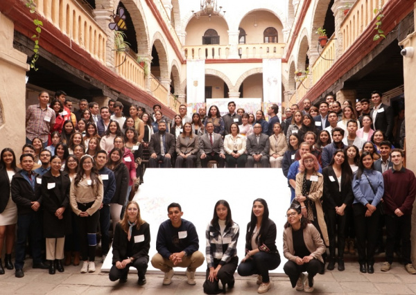 Reúnen a estudiantes que participan en programas de movilidad académica de la UG