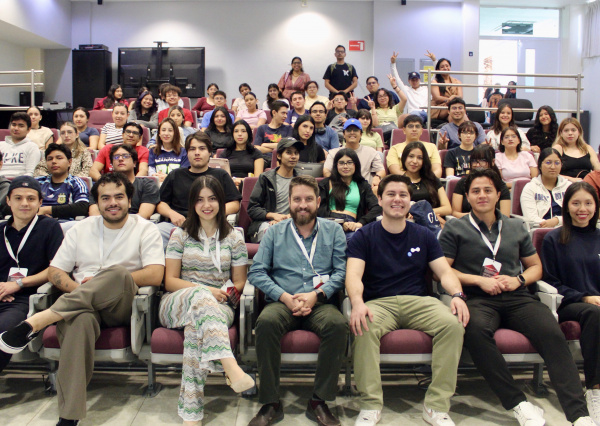 Motivan a la comunidad UG a emprender y construir su futuro con propósito