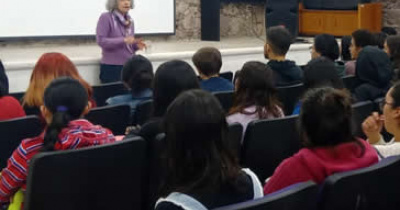 Dialogan estudiantes del nivel medio superior con investigadora en matemáticas 