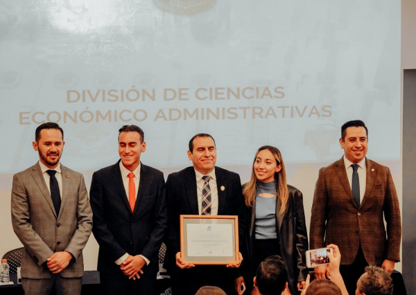 Renuevan certificación internacional de la Licenciatura en Administración de Recursos Turísticos de la UG