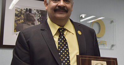 Agradecen al Dr. José Mejía Haro 30 años de labor docente en la UG