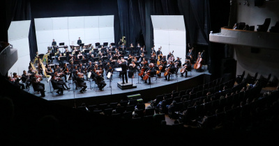 Enciende Enrique Arturo Diemecke a la OSUG con homenaje a Carlos Chávez y Anton Bruckner