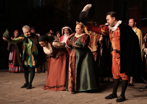 Con más de 500 artistas, la UG honró su legado en el 53 FIC