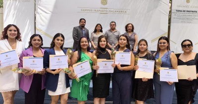 Inician una vida dedicada al servicio 23 especialistas en Enfermería UG