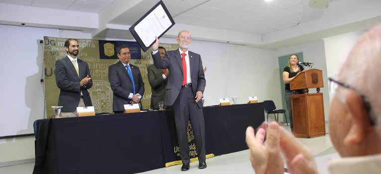 homenaje-doctor-cortes-gallo-medicina-universidad-guanajuato-ug-ugto