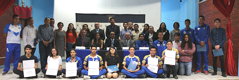 Reconocen a estudiantes y asesores destacados del Colegio del Nivel Medio Superior de la UG | Universidad de Guanajuato (UGTO) entrega-reconocimientos-estudiantes-asesores-cnms-universidad-guanajuato-ug-ugto