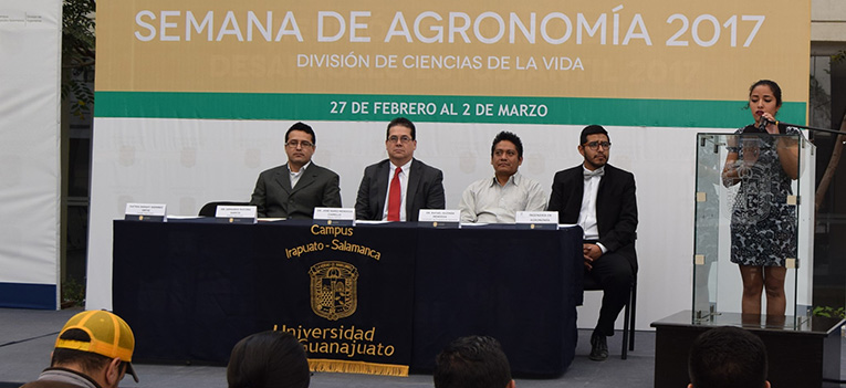 Agrónomos de la UG se preparan para mejorar las condiciones del campo y sus grupos sociales | Universidad de Guanajuato (UGTO) | Campus Irapuato-Salamanca semana-agronomia-diciva-2017-universidad-guanajuato-ug-ugto