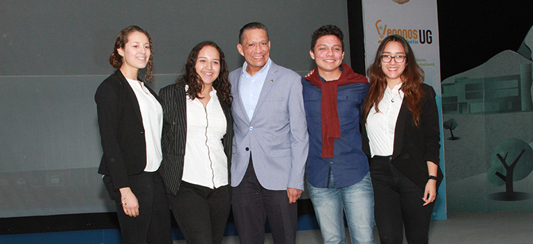 UG cumple 25 años de incentivar vocaciones científicas en los jóvenes | Universidad de Guanajuato (UG, UGTO) clausura-veranos-ug-